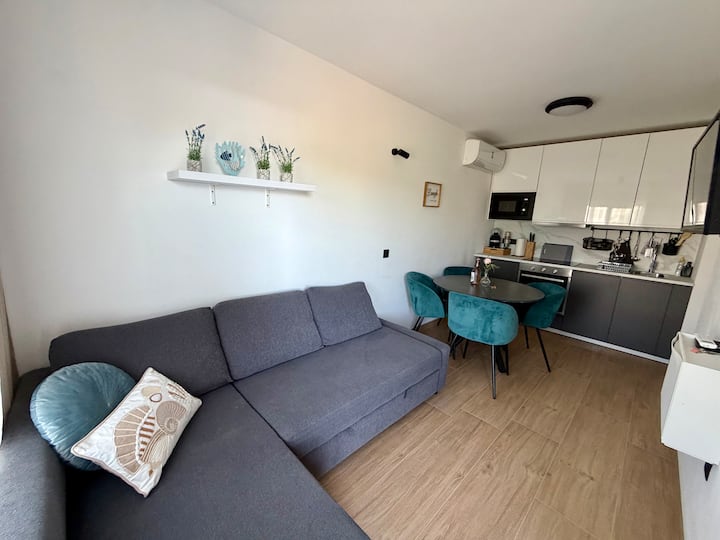 Sunnyap/villalamarea-com/150msea/pool/hottub/bbq - Zadar