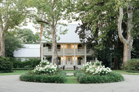 Historic Sycamore Bend Manor