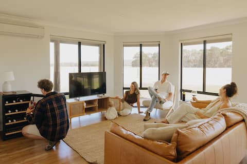 Top Airbnb: Kambarang Cottage at Windance in Yallingup