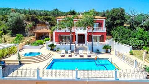 Iro royal villa – villa with private pool in the h