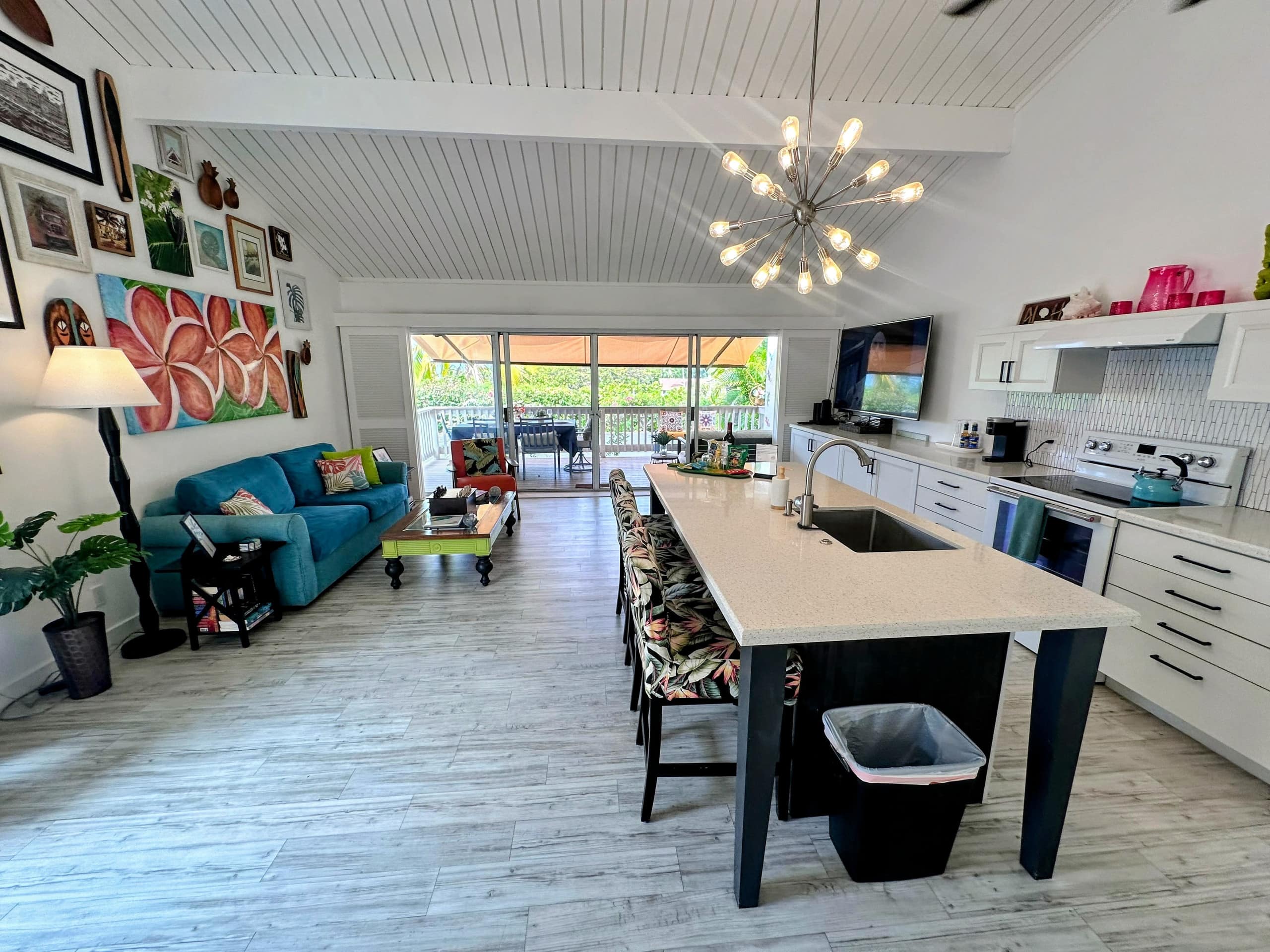 Home in Kailua-Kona · ★4.96 · 1 bedroom · 2 beds · 1 bath - Image 12