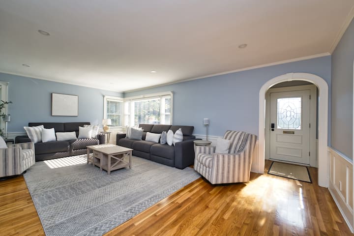 Family Getaway | Walk To Village & Beach - New Bedford, MA