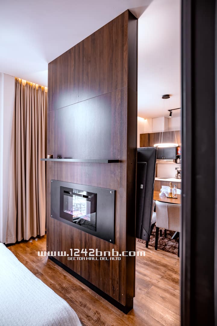 Queen size 160x180 cm
Electric heating / electric fireplace