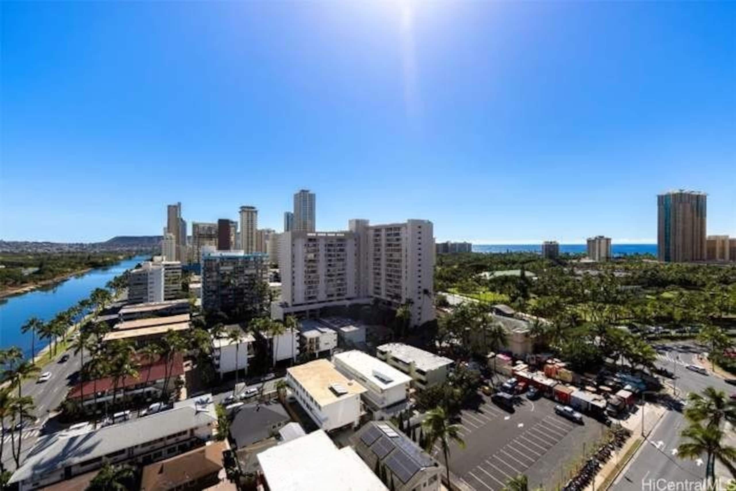 Hotel in Honolulu · ★4.97 · Studio · 1 bed · 1 private bath - Image 23