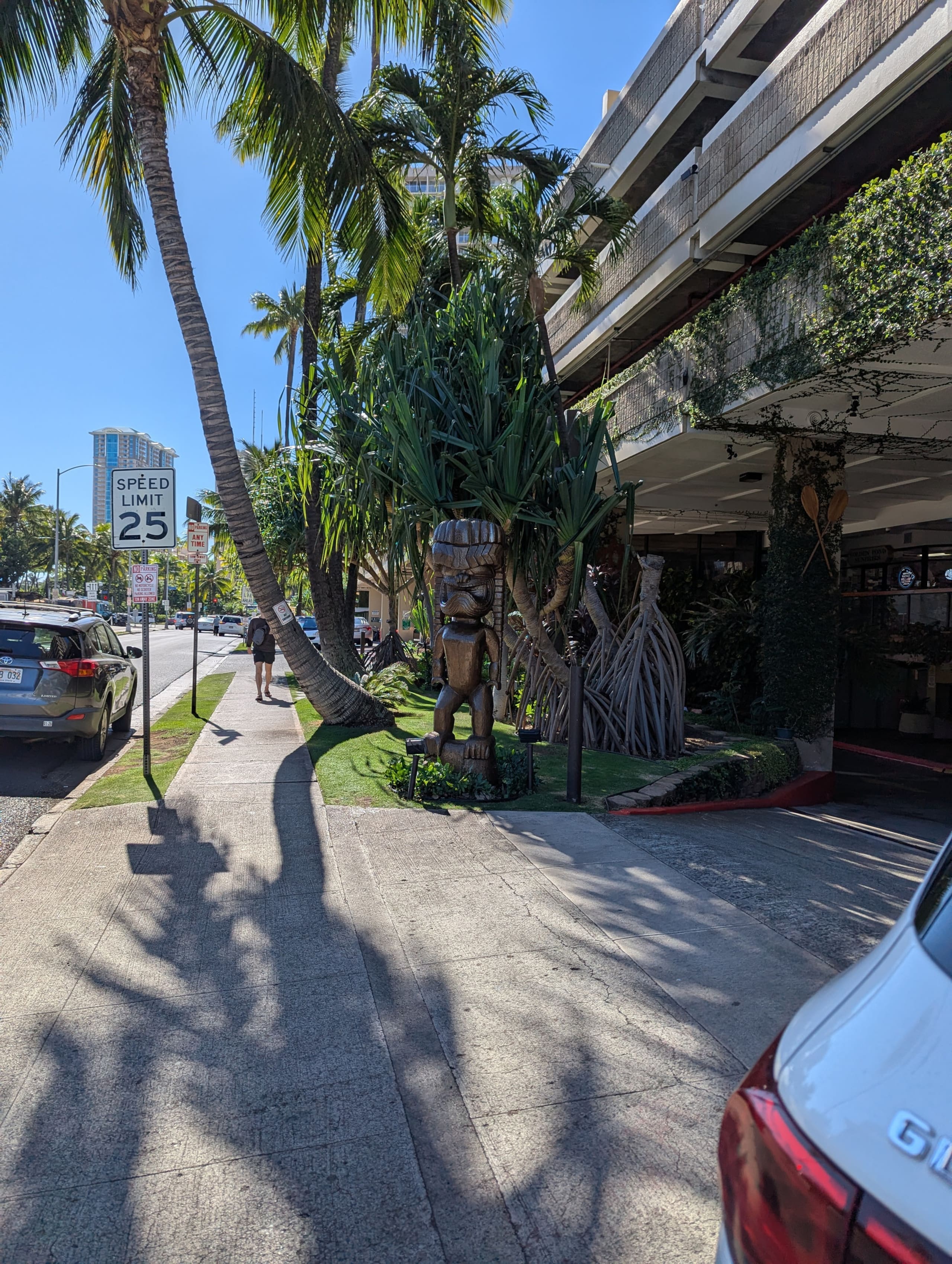 Hotel in Honolulu · ★4.97 · Studio · 1 bed · 1 private bath - Image 21