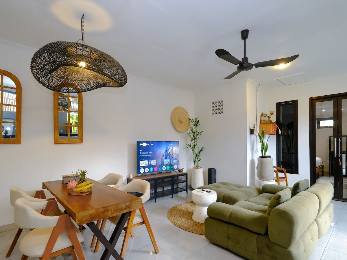 Home in Kecamatan Kuta Utara · ★4.86 · 2 bedrooms · 2 beds · 2 private baths, comparable Airbnb