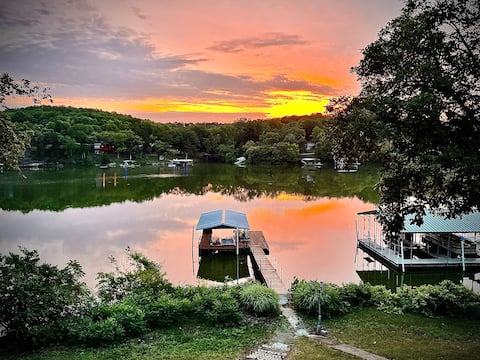 Relaxing Water Front Retreat on Lake of Ozarks