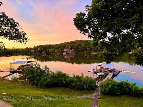 Relaxing Water Front Retreat on Lake of Ozarks