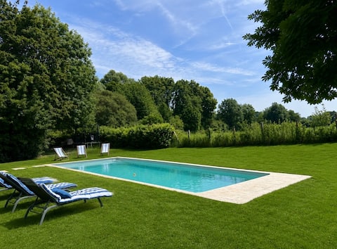 Beautiful farmhouse, swimming pool and pétanque