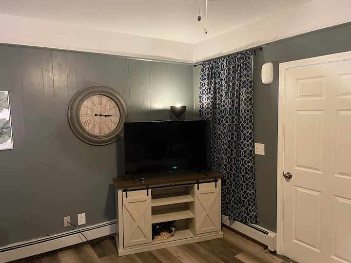 Updated One Bedroom Apartment - Hartford, CT