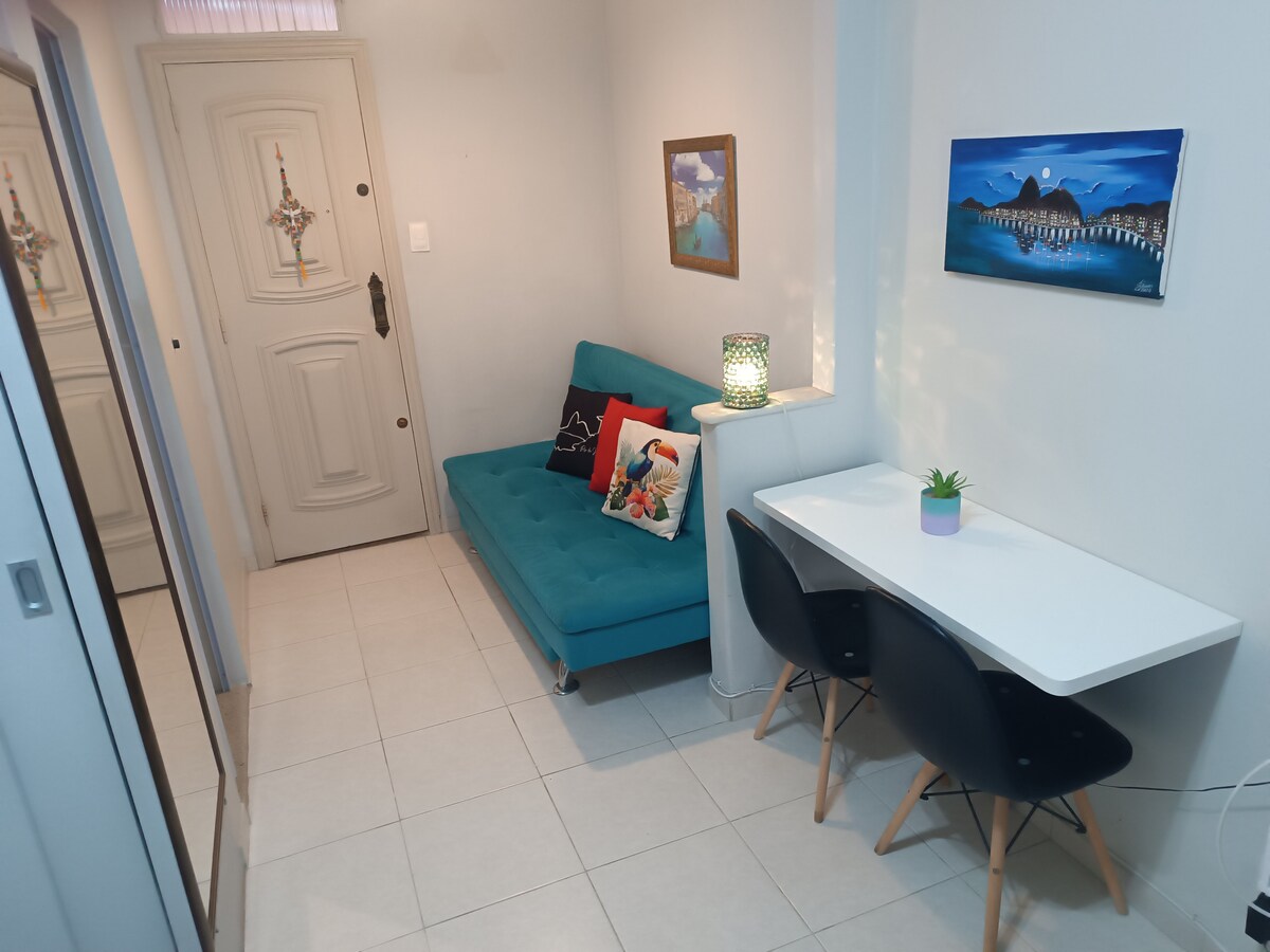 - โซฟาเบด 
- โต๊ะรับประทานอาหาร 
   หรือทำงานที่โฮมออฟฟิศ
- Wi-Fi 350 mbts (ไฟเบอร์)
