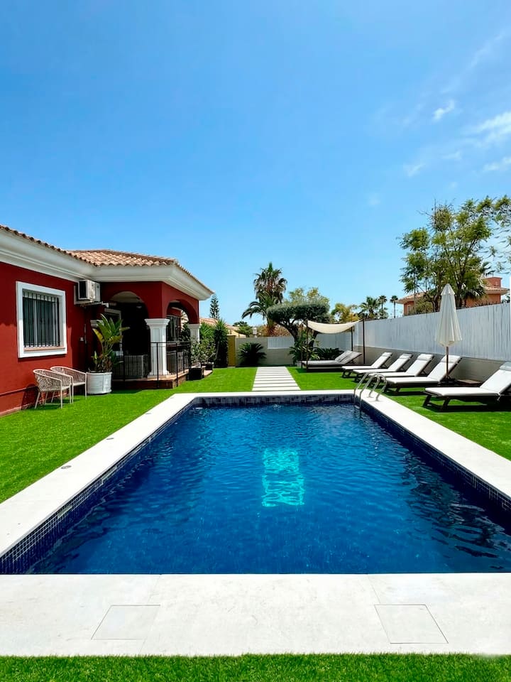 Chalet Exclusivo En Bonalba - Alicante