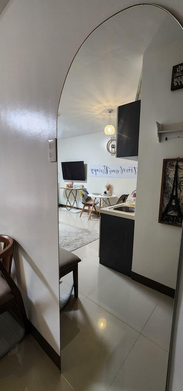 Огледало в пълен размер за селфи проверка.