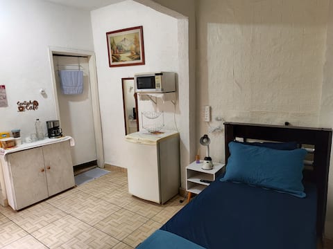 Top performing Airbnb: Single room with bathroom and mini kitchen. in São Paulo