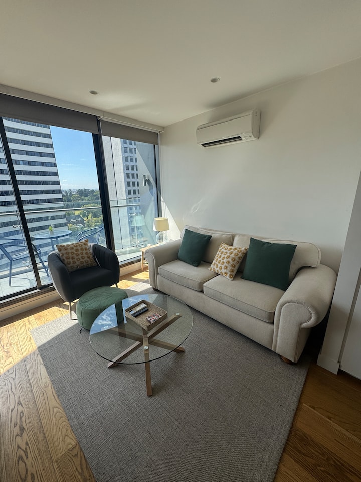 “Albert Views” Stylish And Stunning Views Of Melb - Melbourne