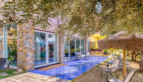 Successful Airbnb property: 50-square-meter apartment, swimming pool, terrace and garages in Agropoli