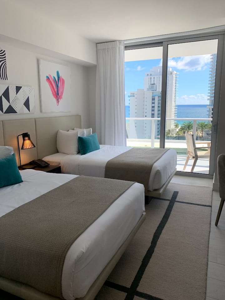 Your Relaxing Getaway Awaits! 2 Units,tennis Court - Sunny Isles Beach, FL