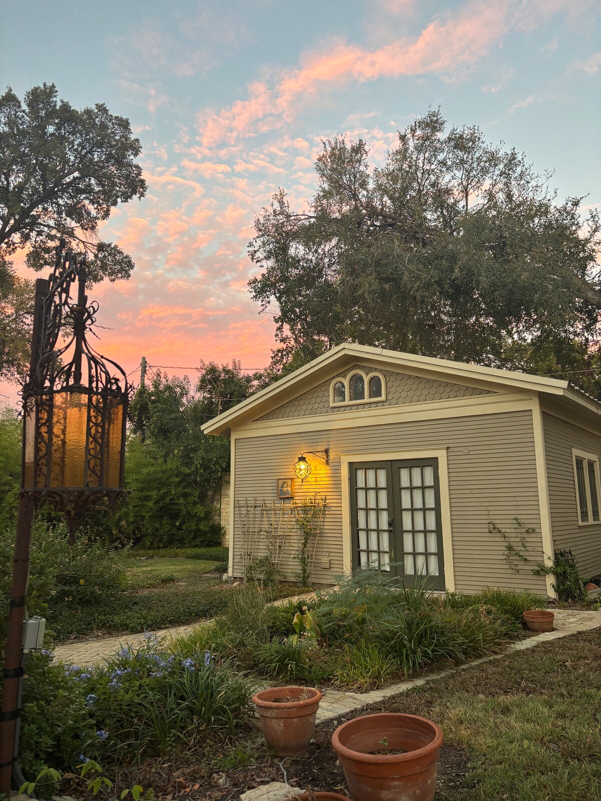 Backyard Guesthouse in Central Austin. MCM style.