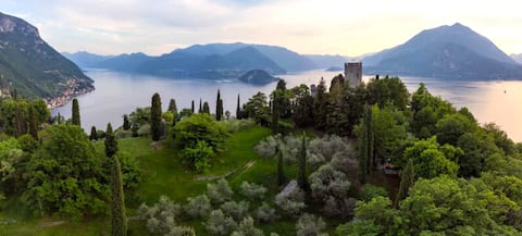 Superior villa with lake view