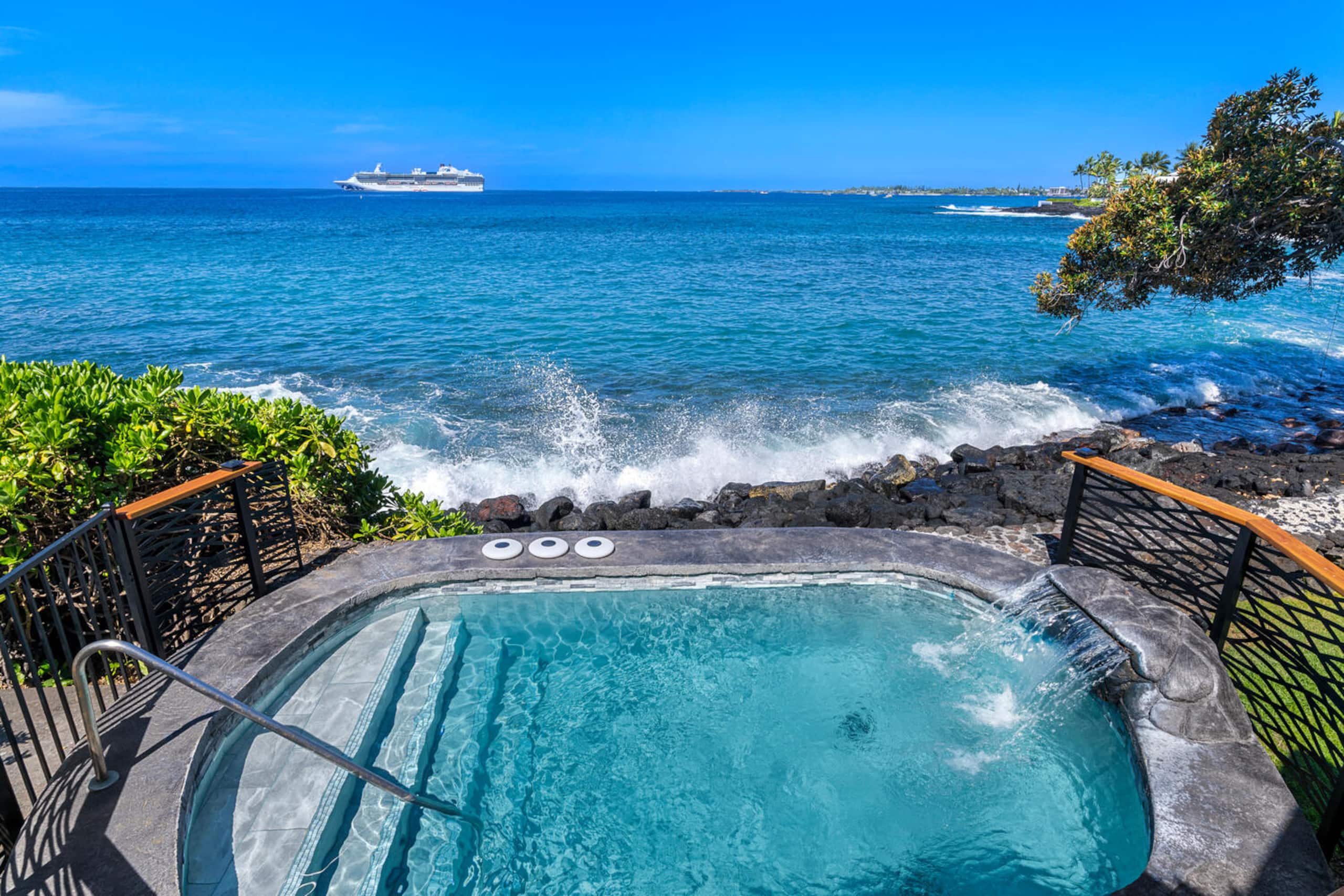 Home in Kailua-Kona · ★4.85 · 2 bedrooms · 3 beds · 2.5 baths - Image 56