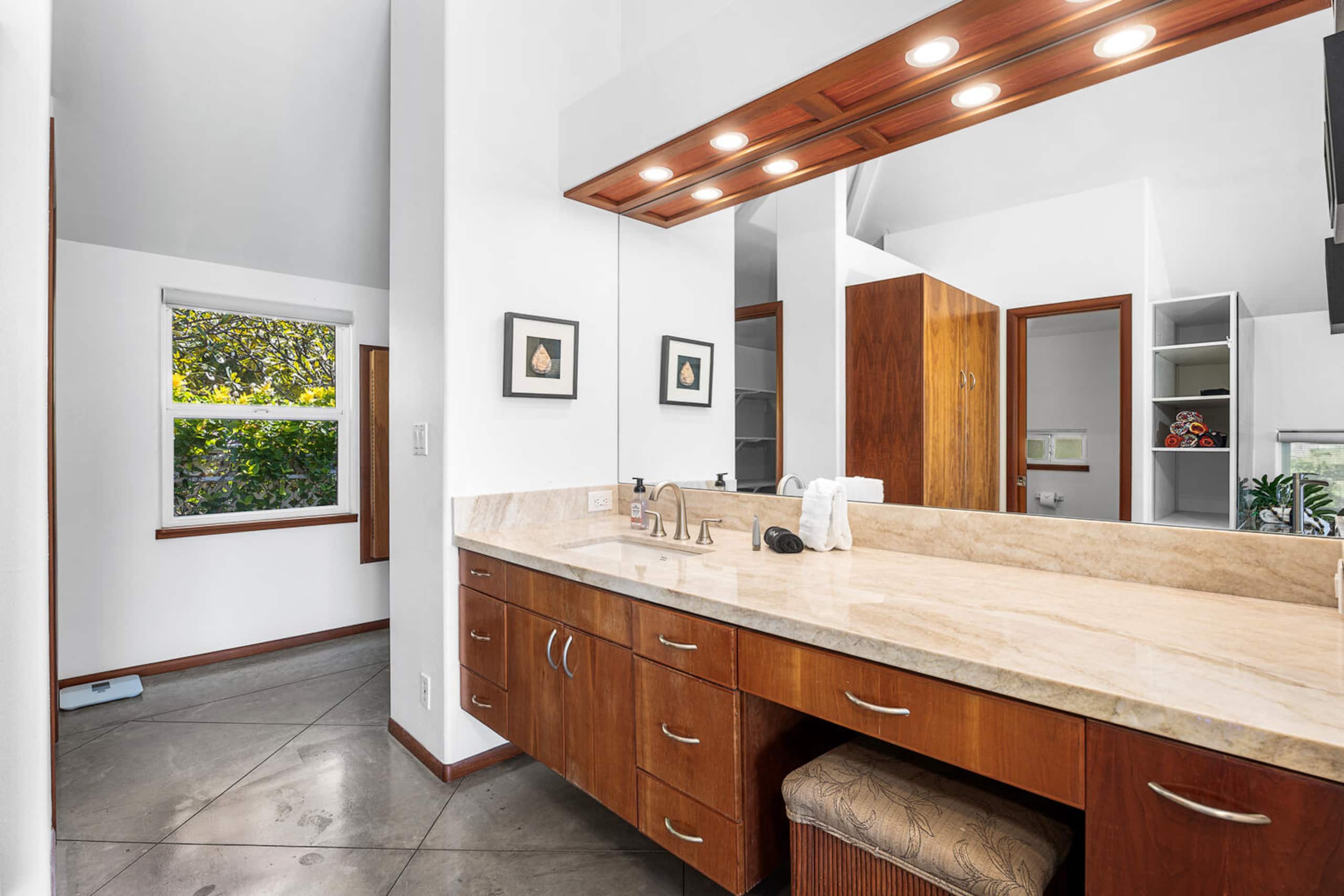 Home in Kailua-Kona · ★4.85 · 2 bedrooms · 3 beds · 2.5 baths - Image 26