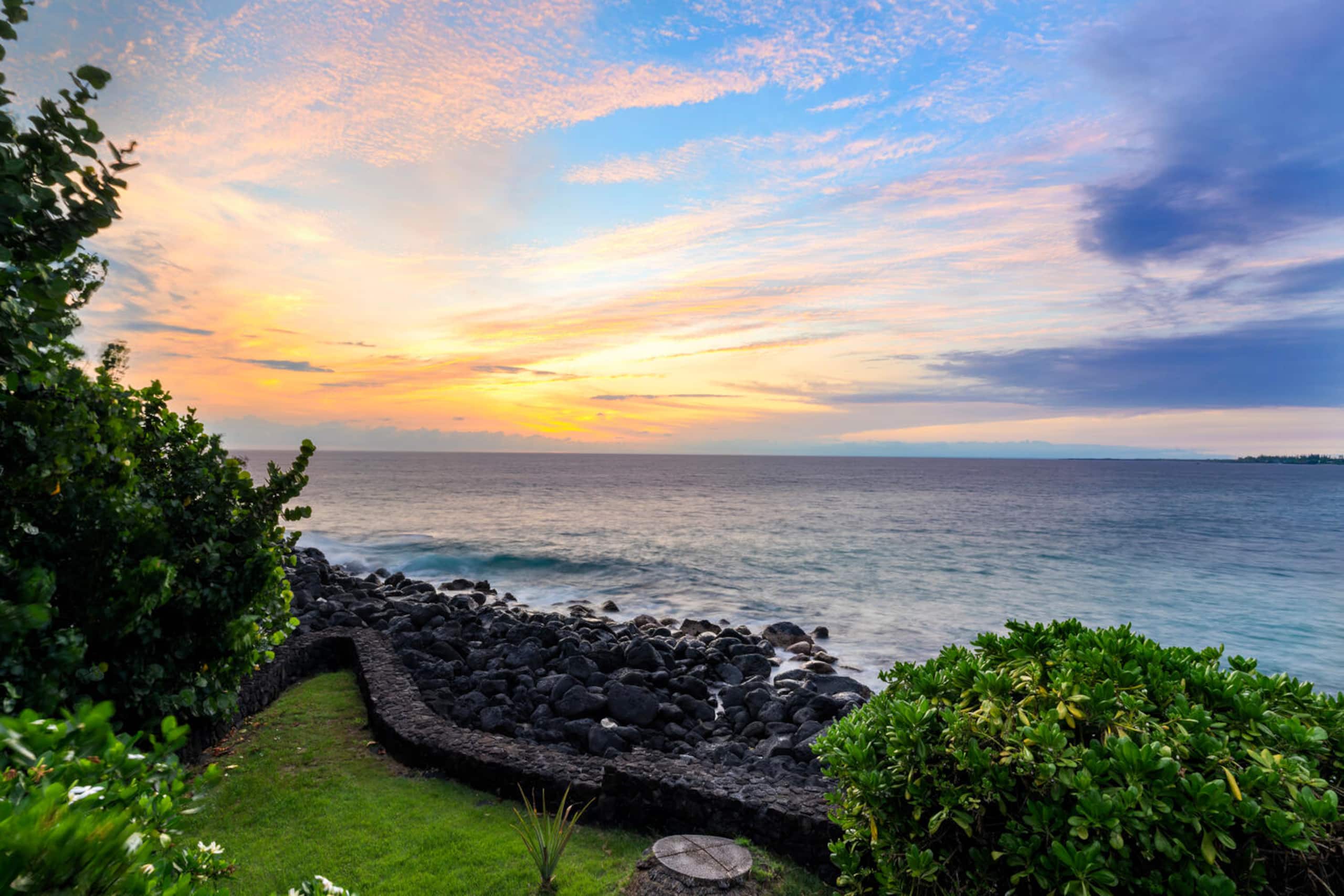 Home in Kailua-Kona · ★4.85 · 2 bedrooms · 3 beds · 2.5 baths - Image 52