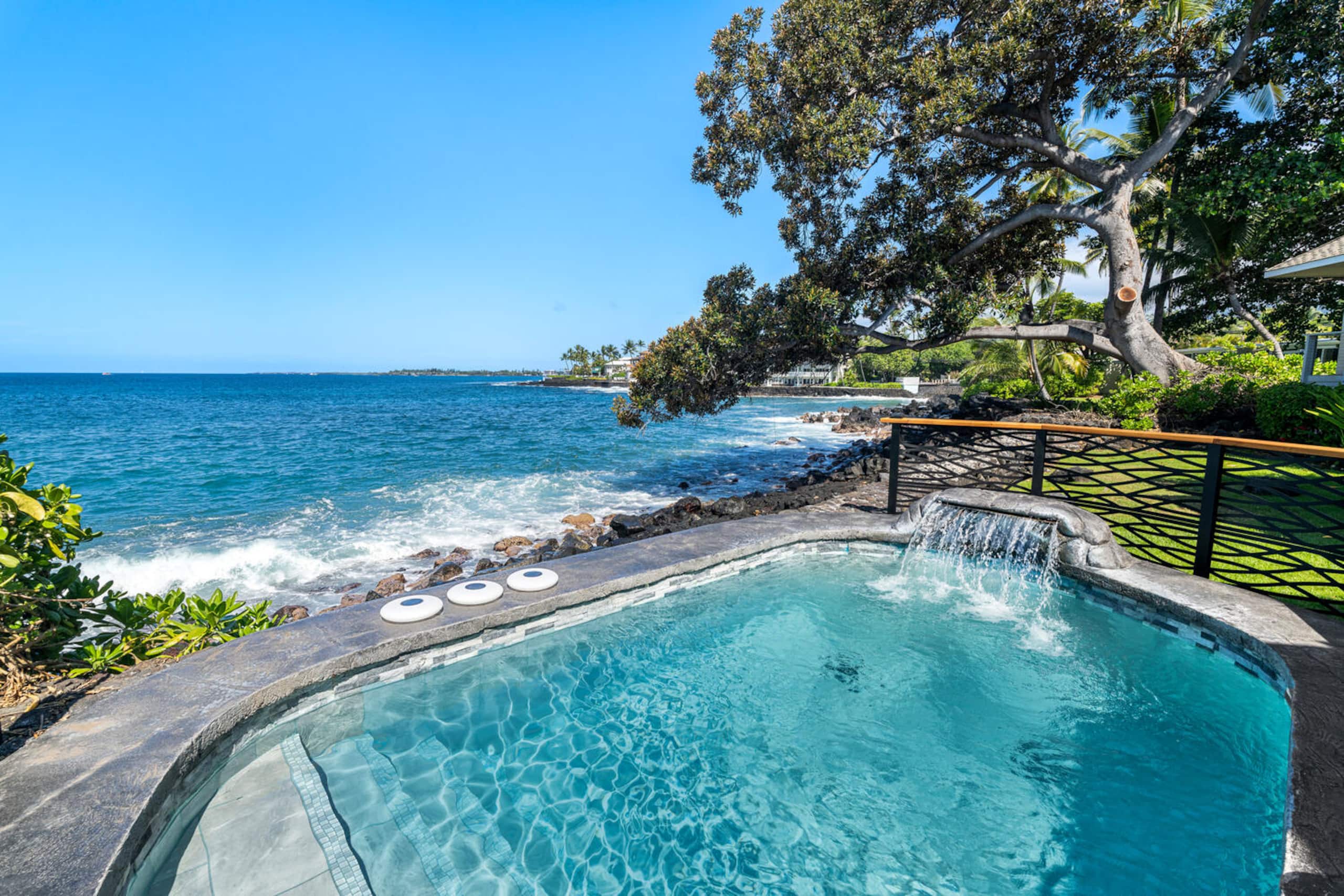 Home in Kailua-Kona · ★4.85 · 2 bedrooms · 3 beds · 2.5 baths - Image 57