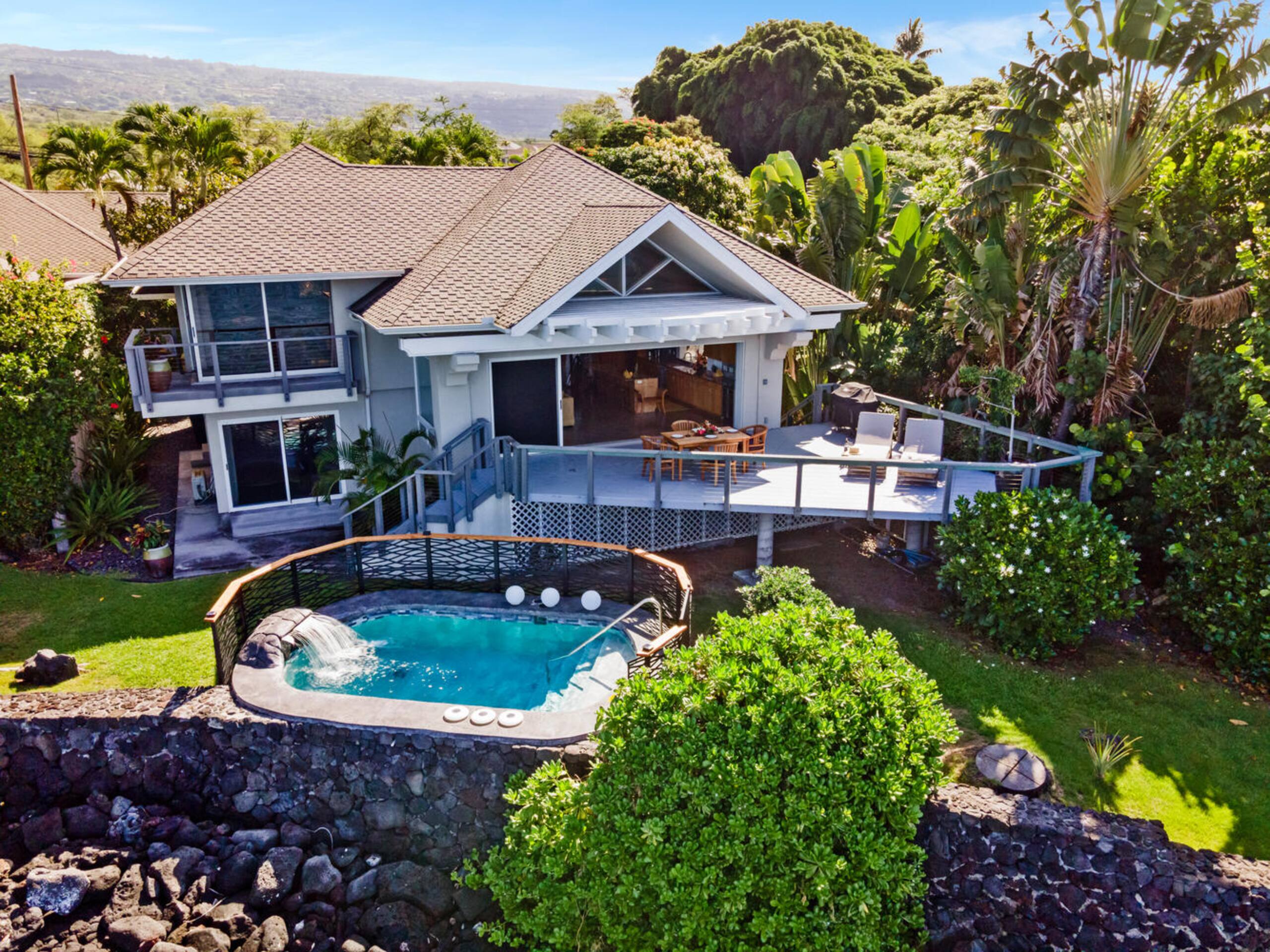Home in Kailua-Kona · ★4.85 · 2 bedrooms · 3 beds · 2.5 baths - Image 1