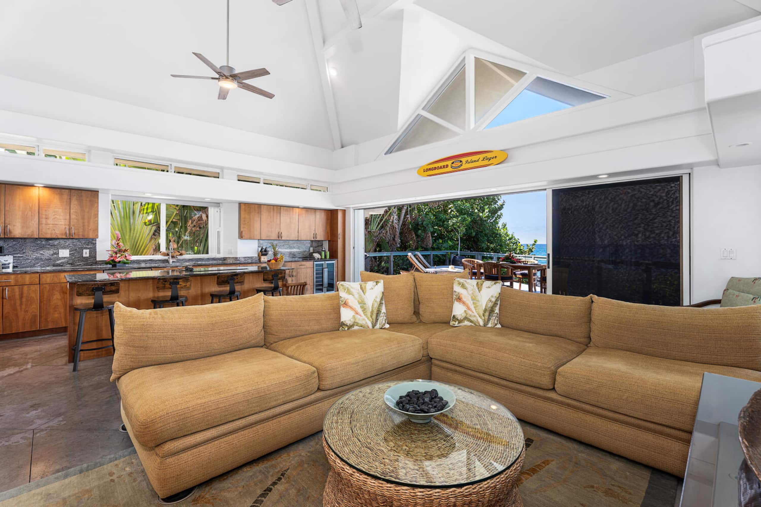 Home in Kailua-Kona · ★4.85 · 2 bedrooms · 3 beds · 2.5 baths - Image 7