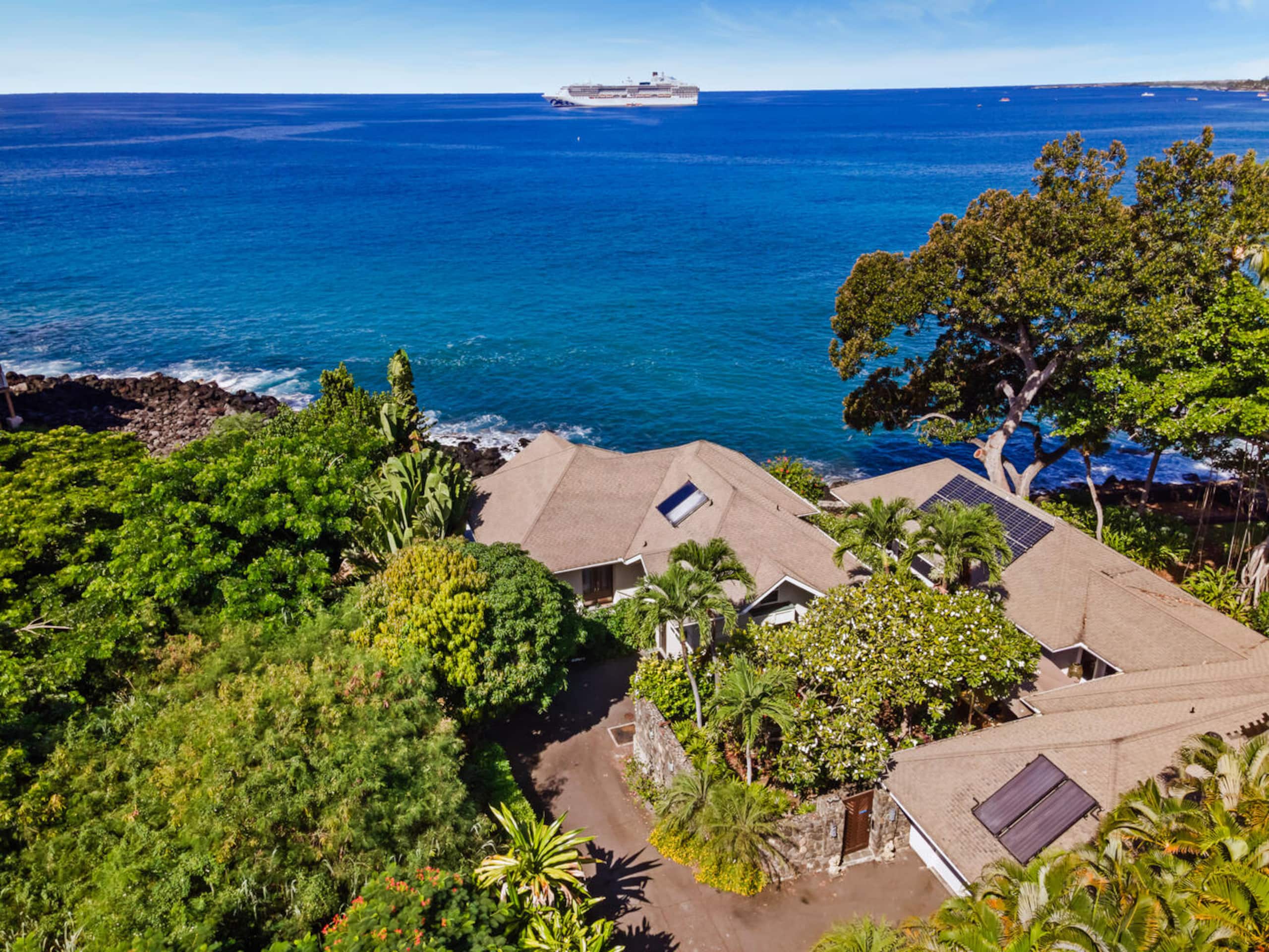 Home in Kailua-Kona · ★4.85 · 2 bedrooms · 3 beds · 2.5 baths - Image 51