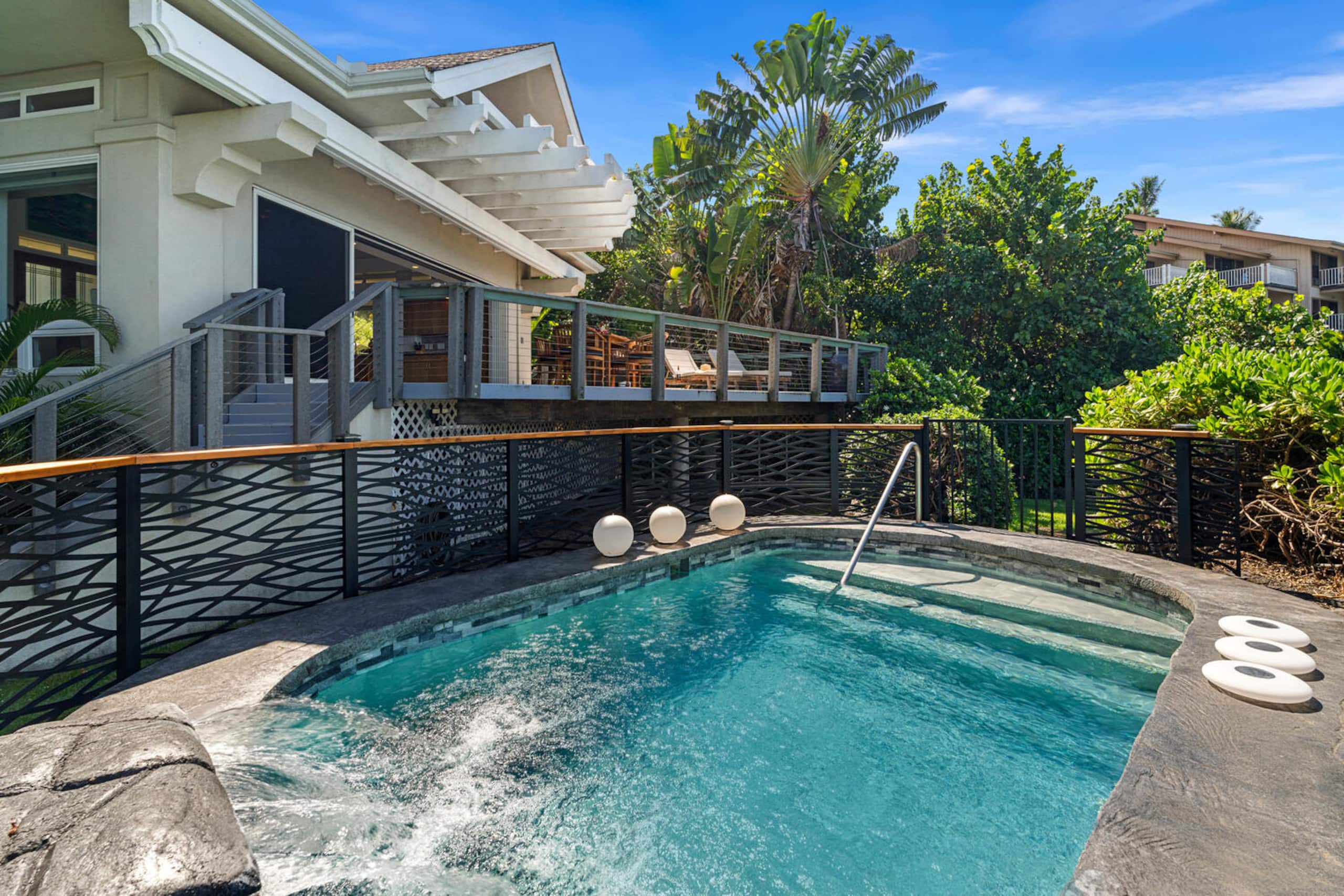 Home in Kailua-Kona · ★4.85 · 2 bedrooms · 3 beds · 2.5 baths - Image 43
