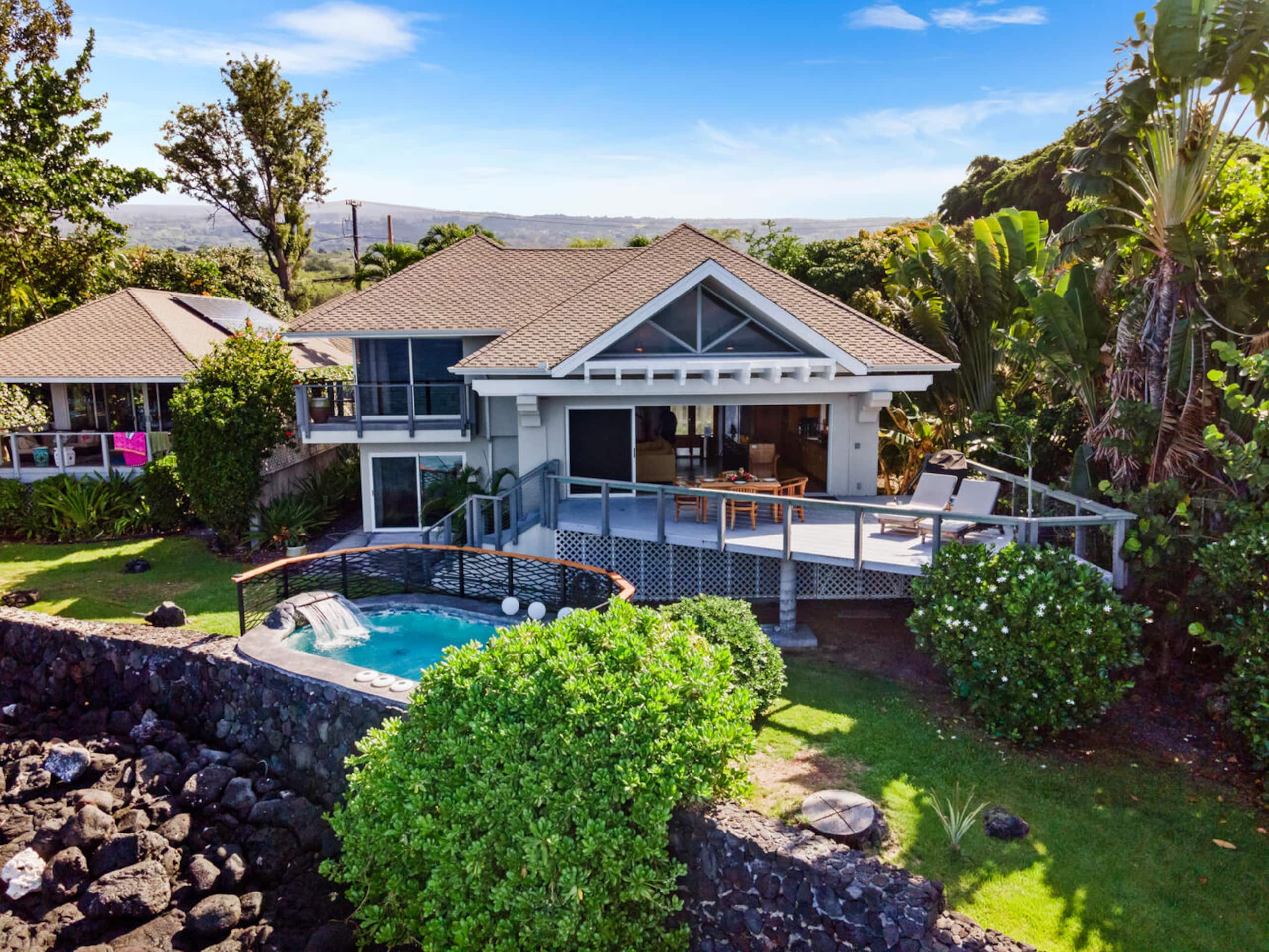 Home in Kailua-Kona · ★4.85 · 2 bedrooms · 3 beds · 2.5 baths - Image 42