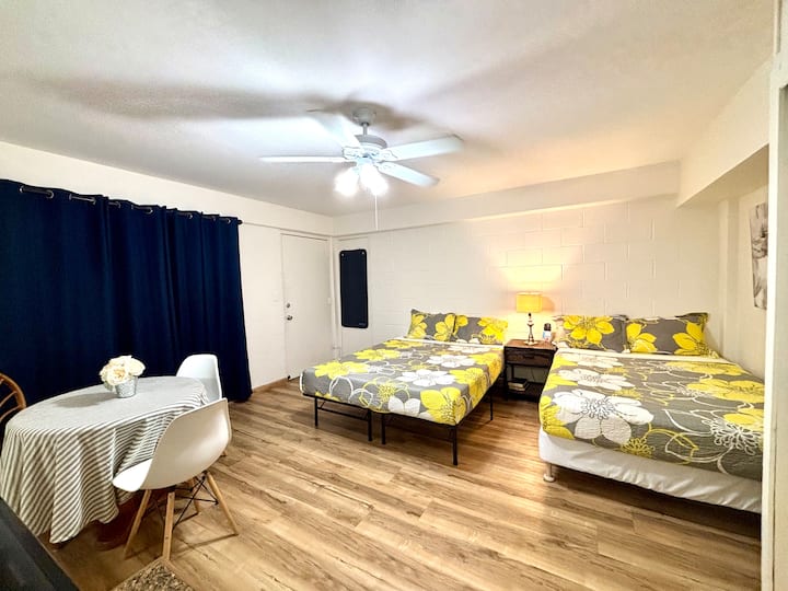 Studio In Waikiki/kitchen/clean/ac/wifi 236 - Honolulu, HI