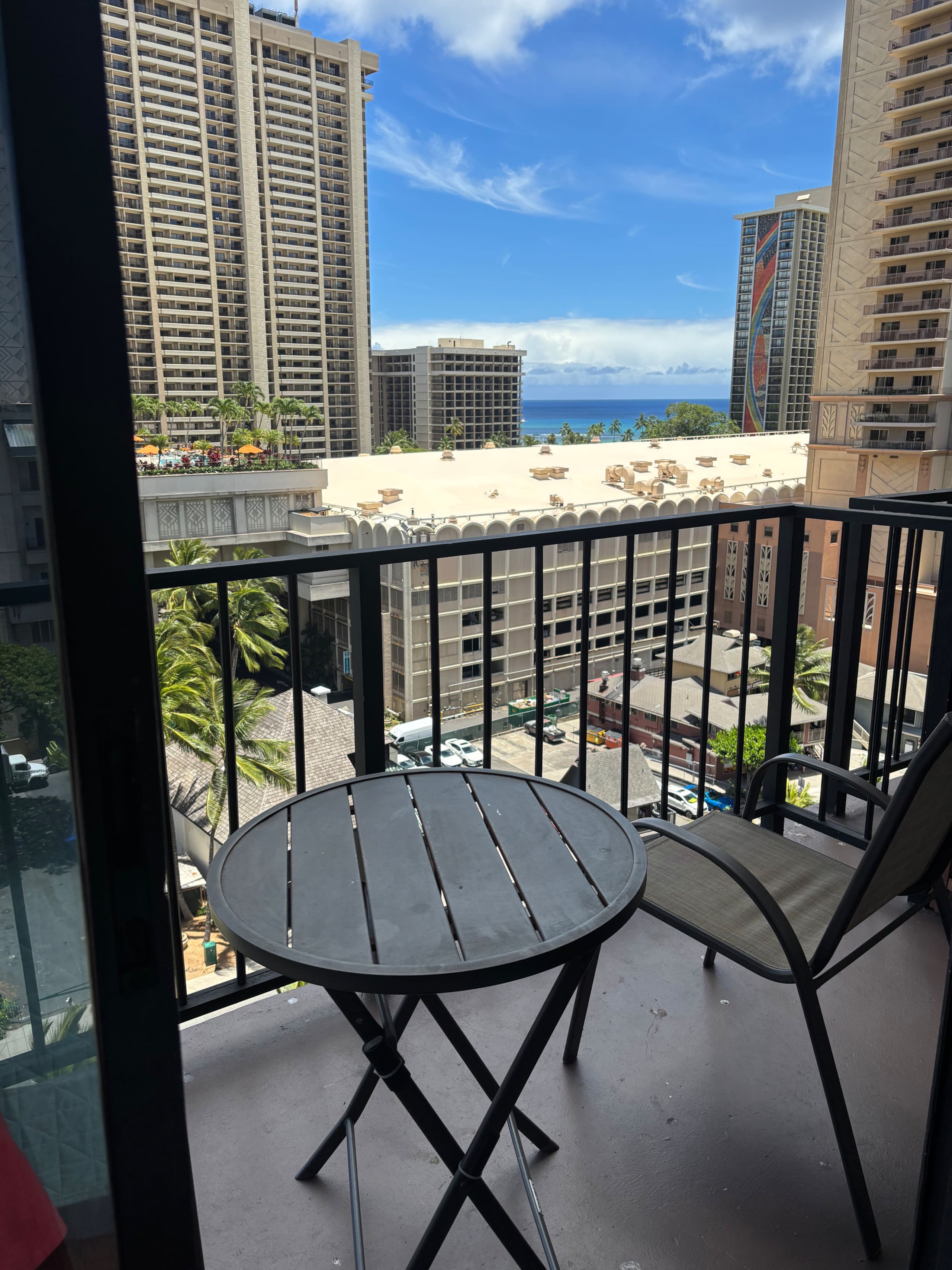 Condo in Honolulu · ★4.63 · Studio · 2 beds · 1 shared bath - Image 1