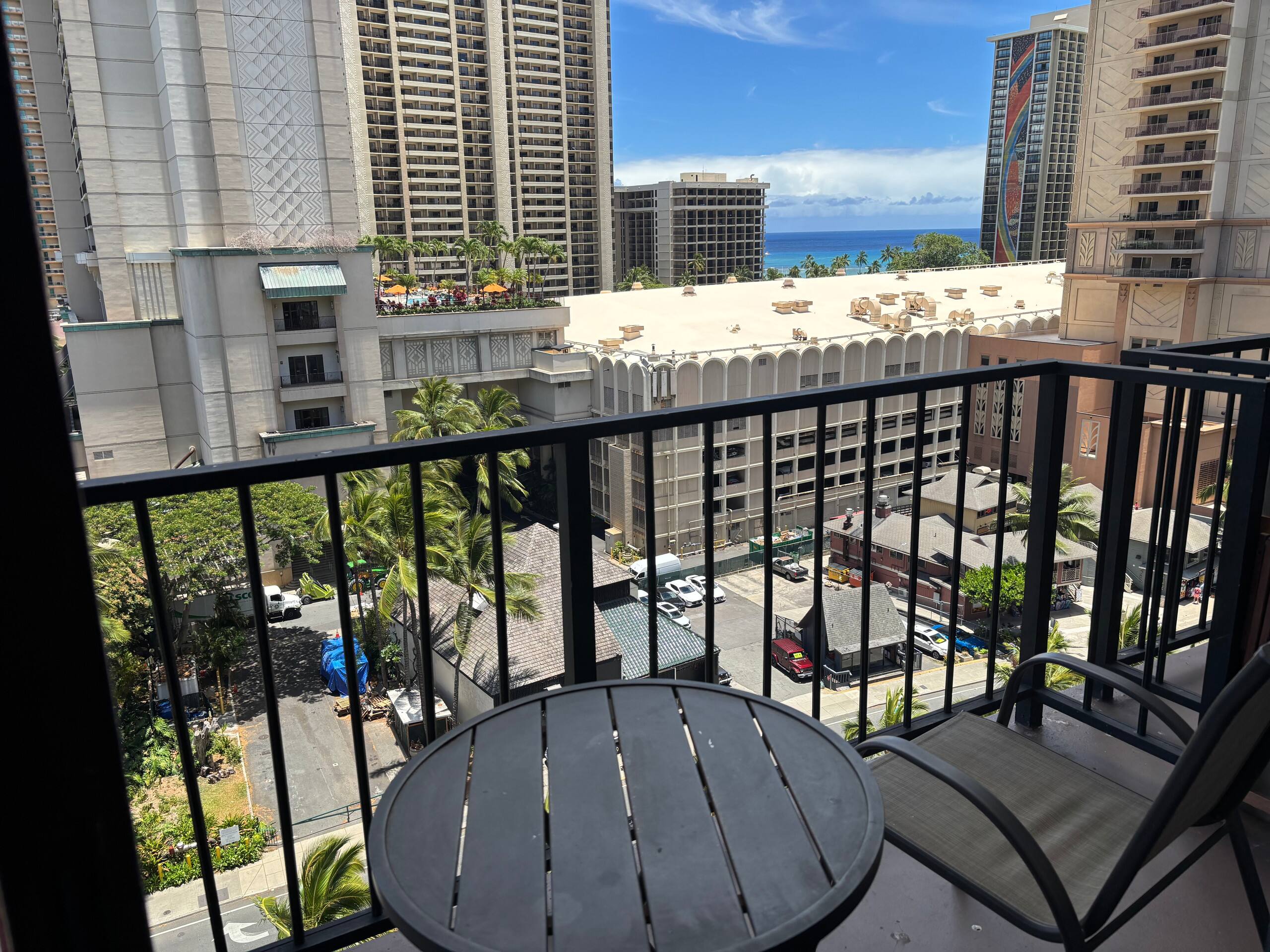 Condo in Honolulu · ★4.63 · Studio · 2 beds · 1 shared bath - Image 28