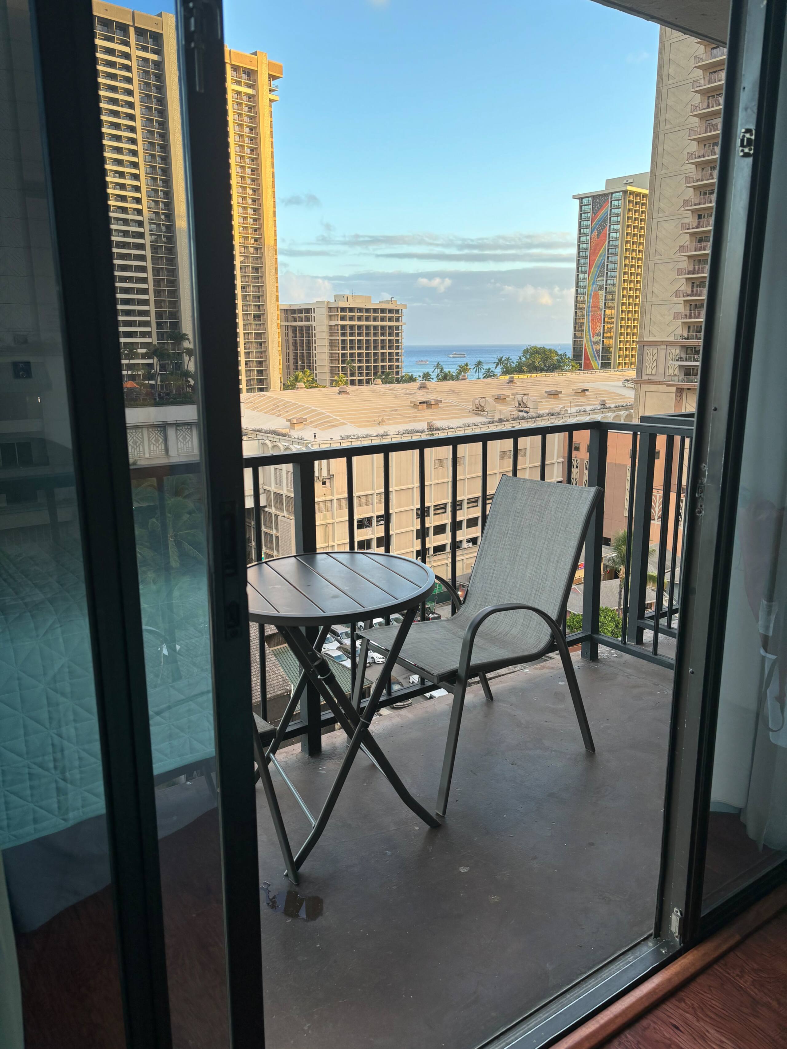 Condo in Honolulu · ★4.63 · Studio · 2 beds · 1 shared bath - Image 16