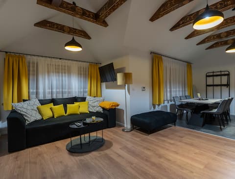 Top Airbnb: Yellow apartment by Gąsiors in Gmina Biały Dunajec