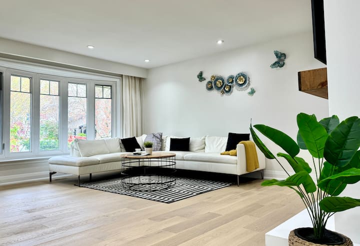 Cozy & Clean, Eastlake Oakville 3 Bed 2.5 Bath - Oakville