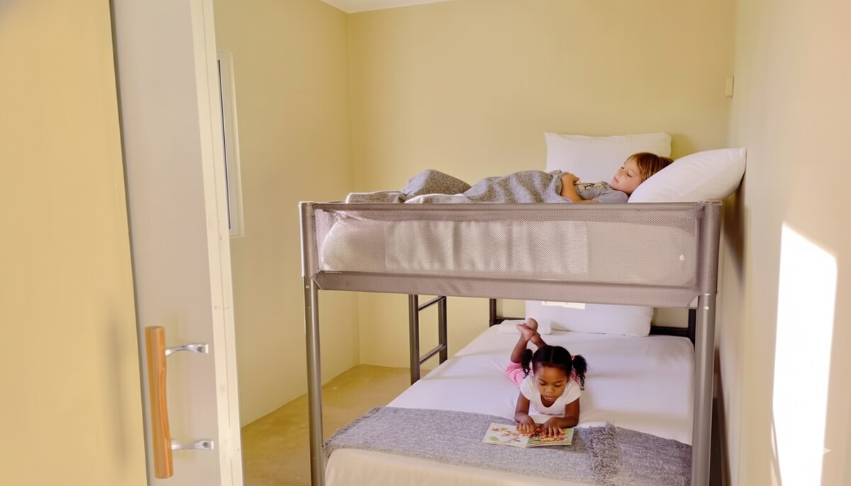 房间温馨实用，非常适合小孩或寻求私密实用空间的旅行者。 别墅的布局最多可容纳7人。