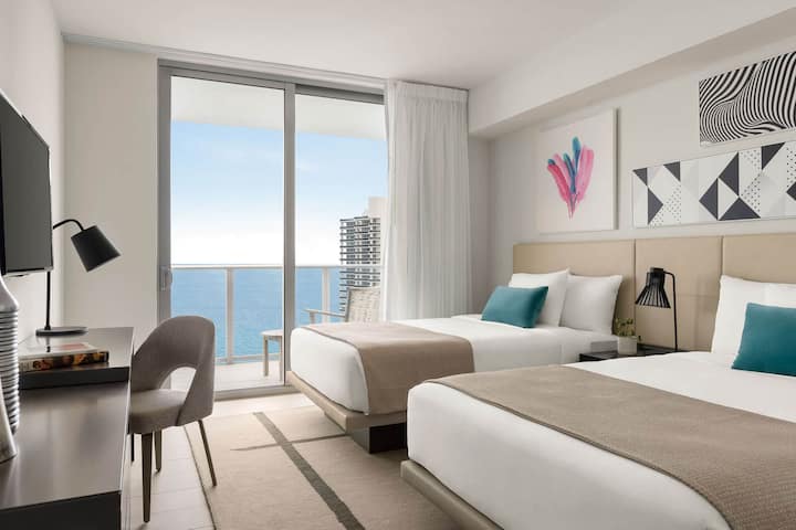 Rare Find! 2 Units, Pool, Kitchen, Near Beaches! - Sunny Isles Beach, FL