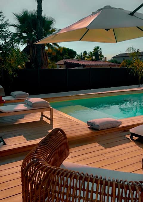 Modern house with pool.