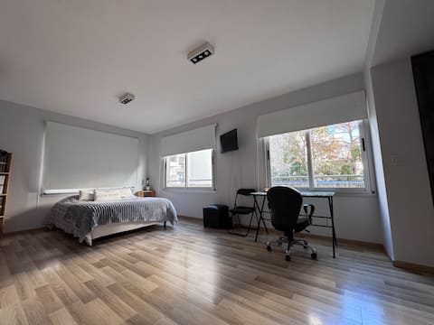 Top Airbnb: Great location, bright, contemporary en Colegiales