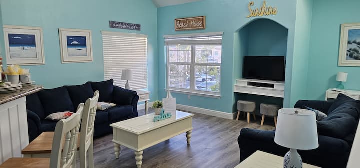 Dysheme e re me dërrasa vinili në të gjithë ambientin.