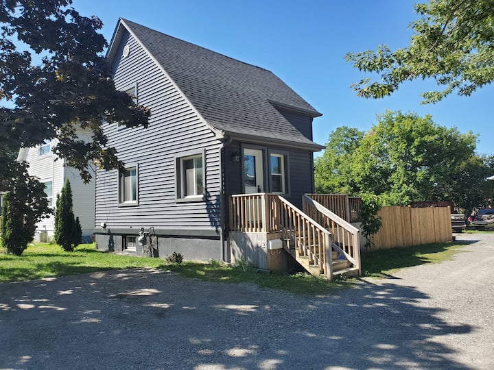 3 Bedroom Near The Falls - St. Catharines