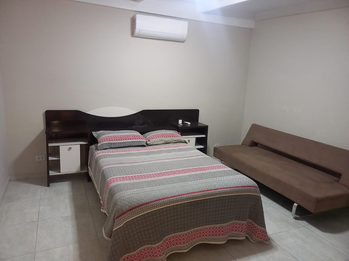 Dhomë në zonën e festës. 