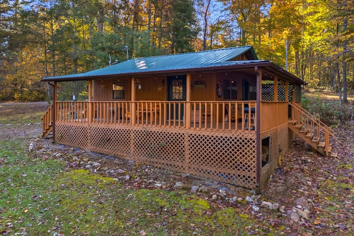 Cozy Boo Bear Luxury Honeymoon Cabin/hot Tub - Cosby, TN