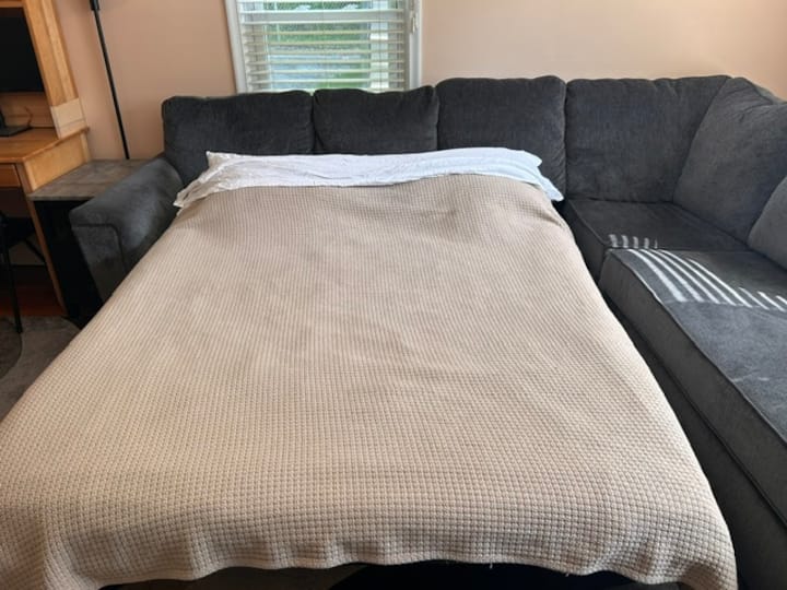 Easy Access Clean Living- Apartment 1r - Shrewsbury, MA