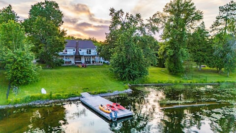 Lakefront Cottage w/ Hot Tub, 30 Guests 8000 sq ft