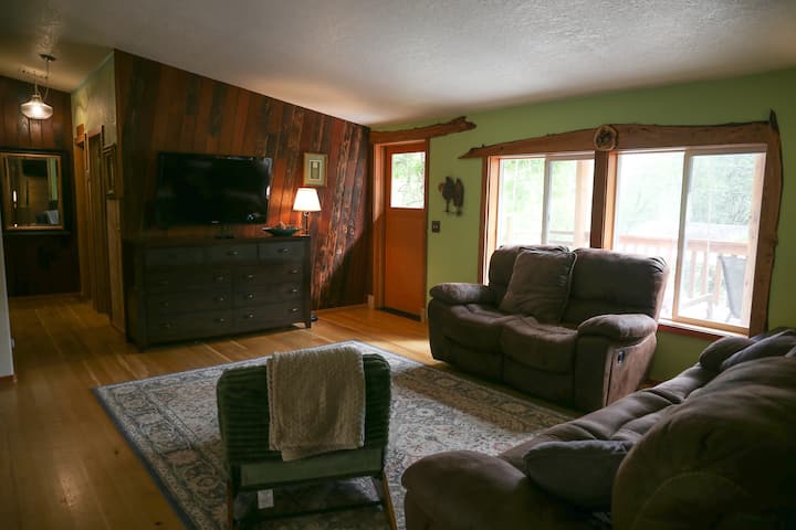 Rustic Oregon Oasis In Philomath - Oregon