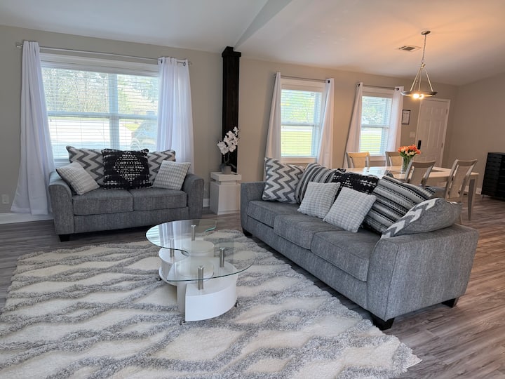 Cozy Duluth Retreat-6 Beds • 6tvs • Prime Location - Johns Creek, GA